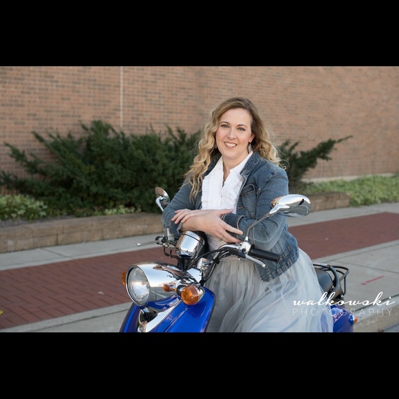 Meet the Posher - Picture 2 of 5